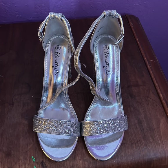 sparkly open toe block heels - Picture 4 of 4